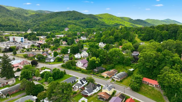 224 Northwest 10th Street, Norton, VA 24273