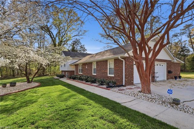 2005 Hunterwoods Drive, High Point, NC 27265