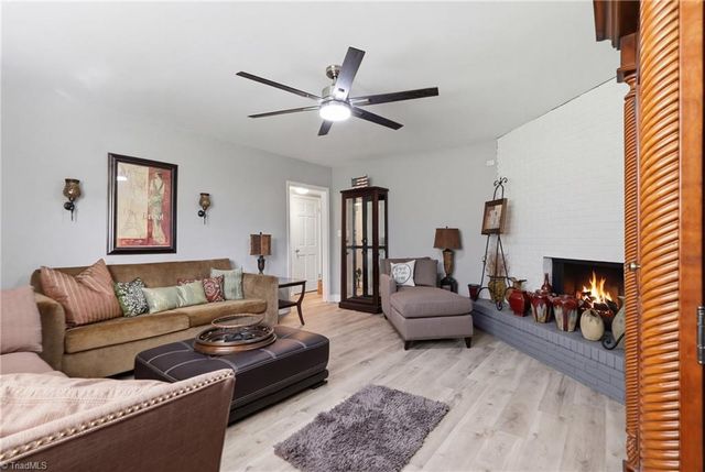 2005 Hunterwoods Drive, High Point, NC 27265