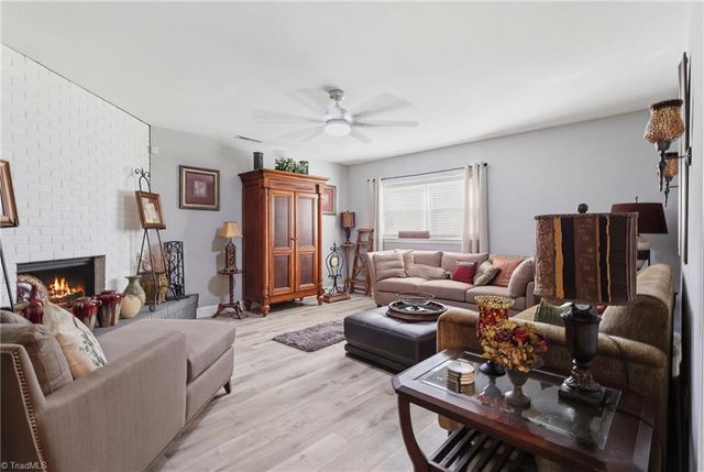 2005 Hunterwoods Drive, High Point, NC 27265