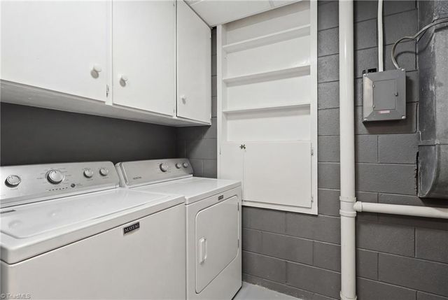 2005 Hunterwoods Drive, High Point, NC 27265