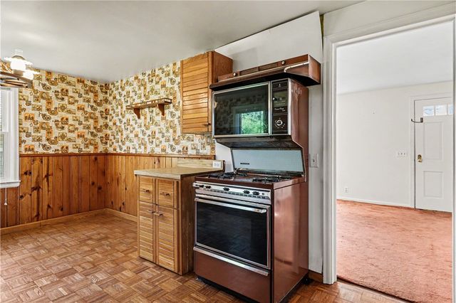 33 Beresford Road, Rochester, NY 14610