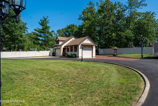 126 Shenandoah Boulevard, Toms River, NJ 08753
