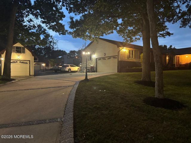 126 Shenandoah Boulevard, Toms River, NJ 08753
