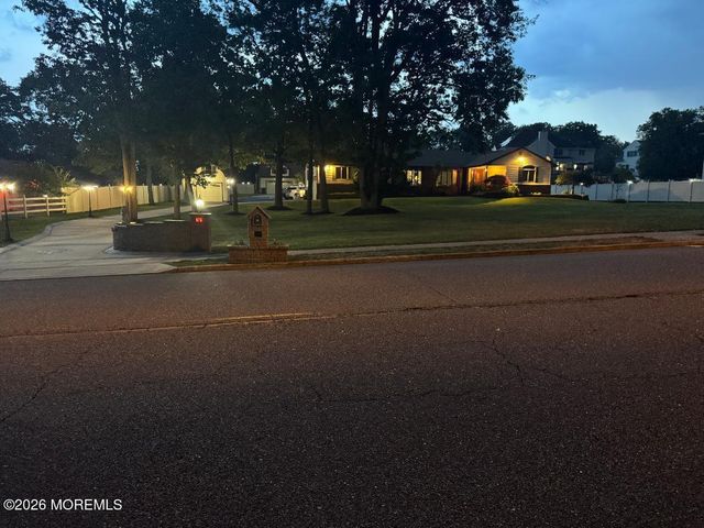 126 Shenandoah Boulevard, Toms River, NJ 08753