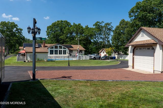 126 Shenandoah Boulevard, Toms River, NJ 08753