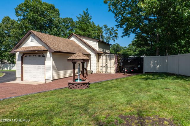 126 Shenandoah Boulevard, Toms River, NJ 08753