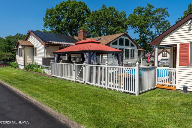 126 Shenandoah Boulevard, Toms River, NJ 08753
