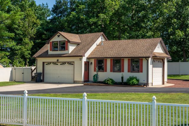 126 Shenandoah Boulevard, Toms River, NJ 08753