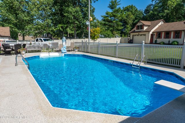126 Shenandoah Boulevard, Toms River, NJ 08753