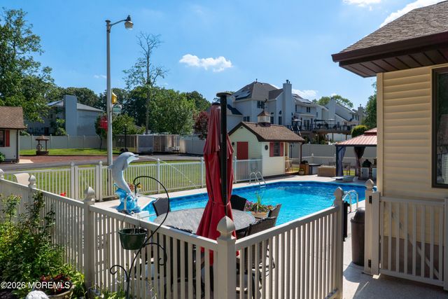 126 Shenandoah Boulevard, Toms River, NJ 08753