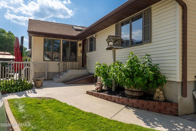 126 Shenandoah Boulevard, Toms River, NJ 08753
