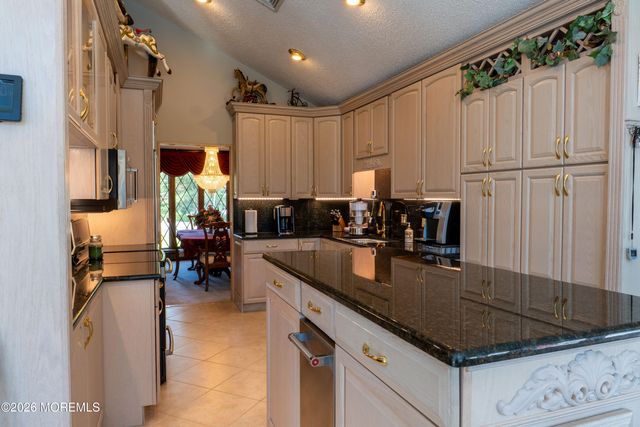 126 Shenandoah Boulevard, Toms River, NJ 08753