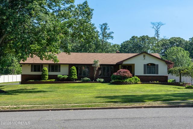 126 Shenandoah Boulevard, Toms River, NJ 08753