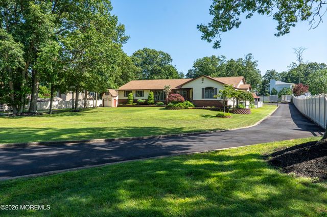 126 Shenandoah Boulevard, Toms River, NJ 08753