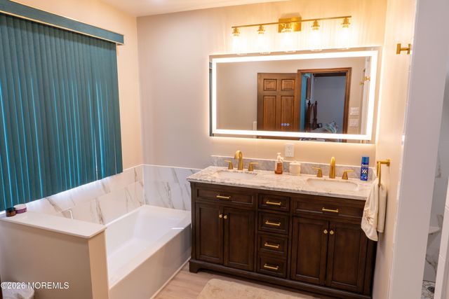 126 Shenandoah Boulevard, Toms River, NJ 08753