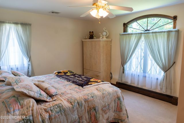 126 Shenandoah Boulevard, Toms River, NJ 08753