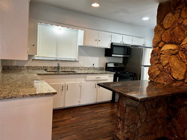 3229 Driftwood Drive, Dallas, TX 75227