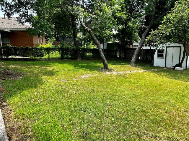 3229 Driftwood Drive, Dallas, TX 75227