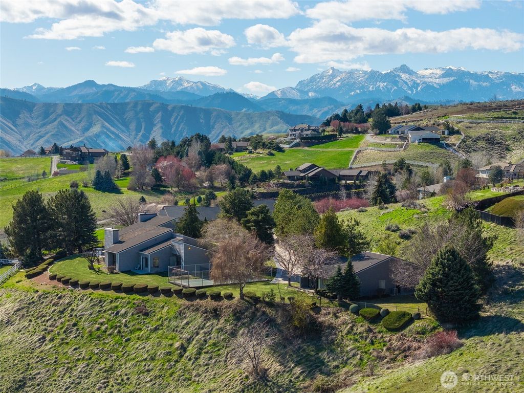 4333 Anna Lane, Wenatchee, WA 98801