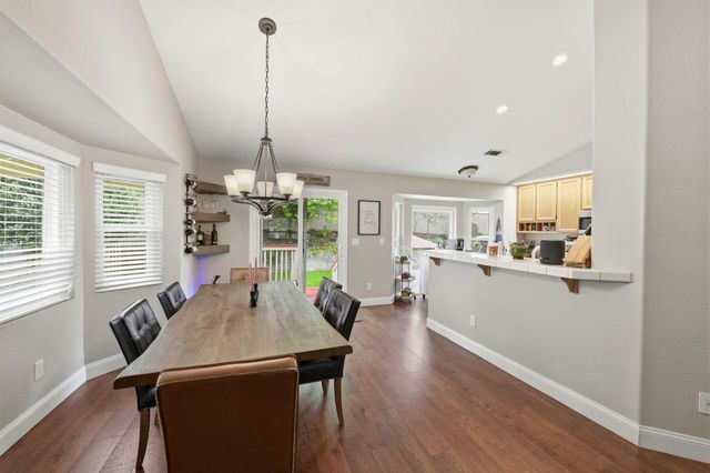 2010 Mineral Springs Dr, Roseville, CA 95747