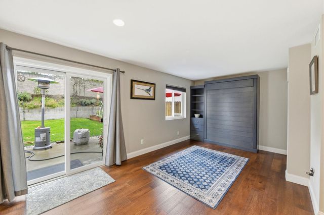 2010 Mineral Springs Dr, Roseville, CA 95747