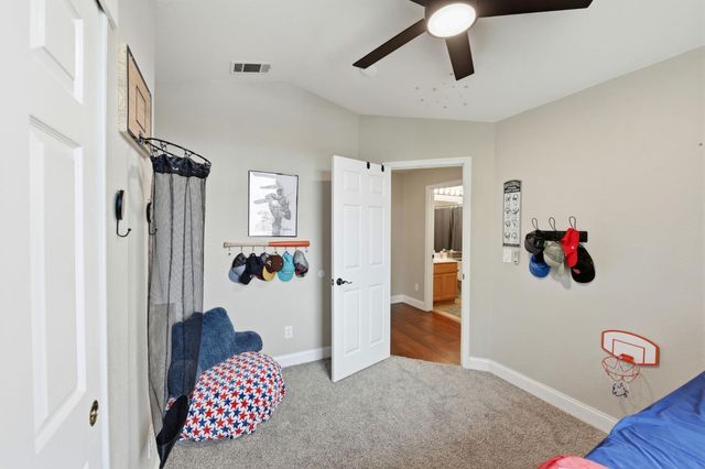 2010 Mineral Springs Dr, Roseville, CA 95747