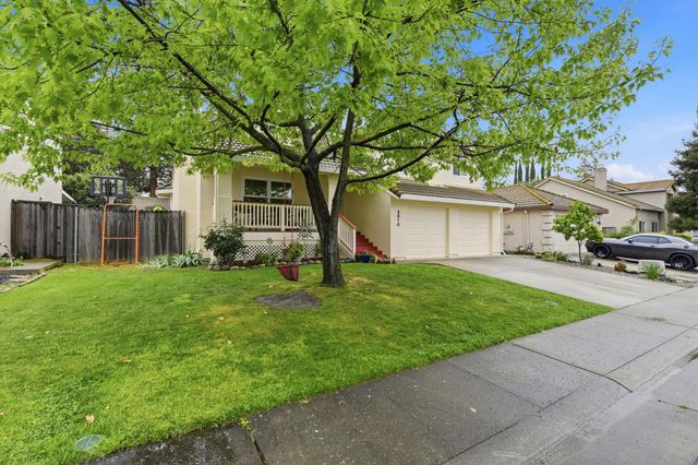 2010 Mineral Springs Dr, Roseville, CA 95747