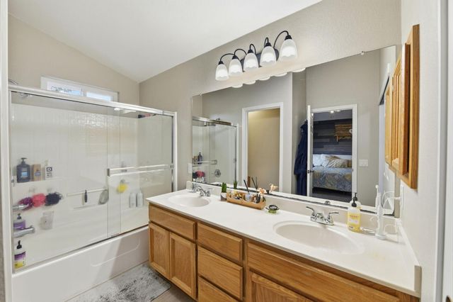 2010 Mineral Springs Dr, Roseville, CA 95747