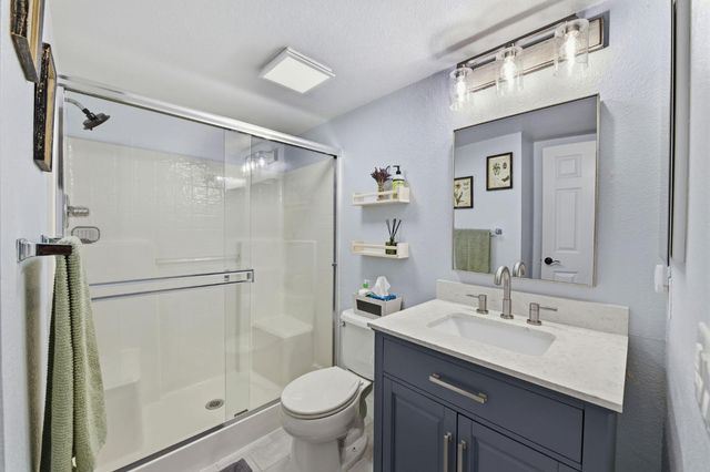 2010 Mineral Springs Dr, Roseville, CA 95747