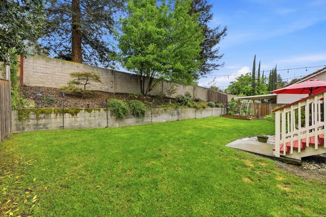 2010 Mineral Springs Dr, Roseville, CA 95747