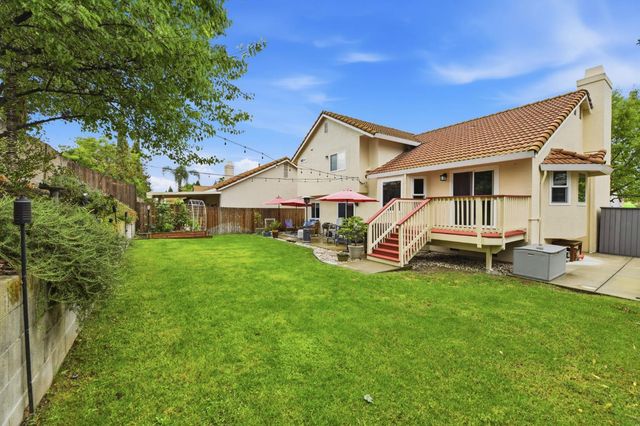 2010 Mineral Springs Dr, Roseville, CA 95747