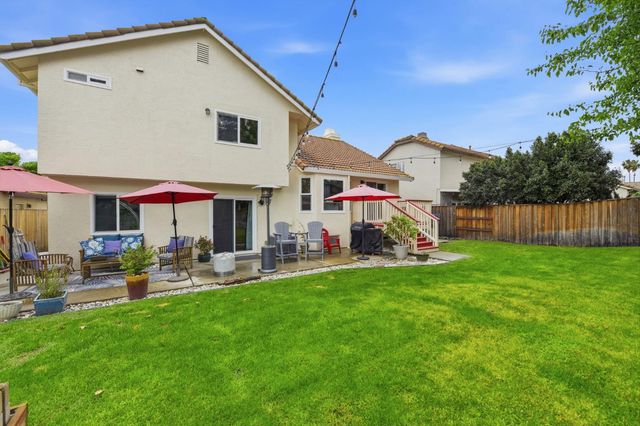 2010 Mineral Springs Dr, Roseville, CA 95747