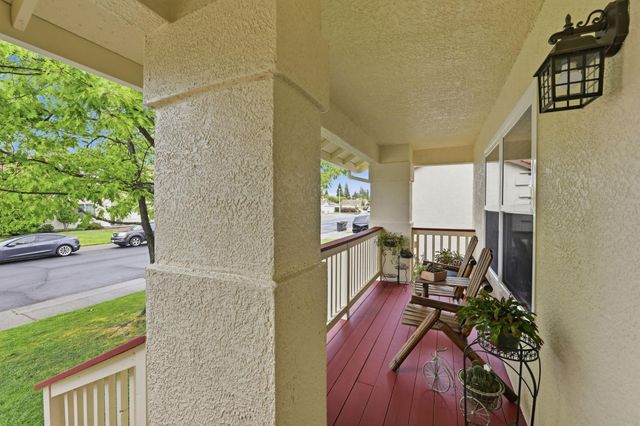 2010 Mineral Springs Dr, Roseville, CA 95747