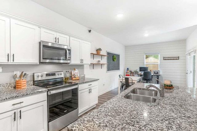 1066 Feldman Chase, Loganville, GA 30052