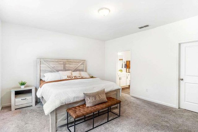 1066 Feldman Chase, Loganville, GA 30052