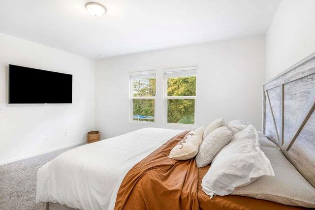 1066 Feldman Chase, Loganville, GA 30052