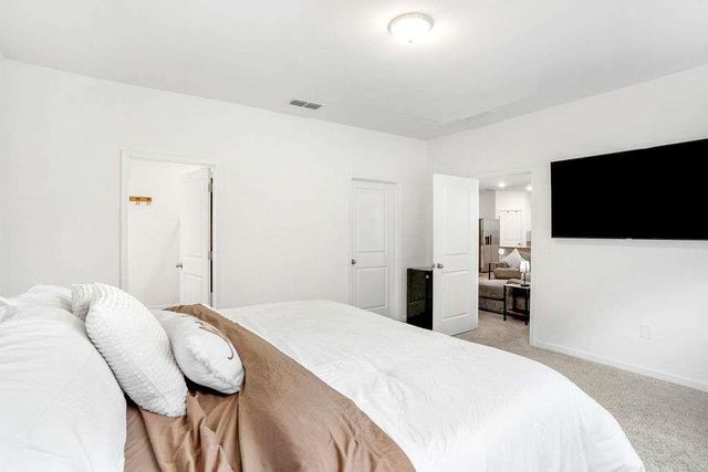 1066 Feldman Chase, Loganville, GA 30052