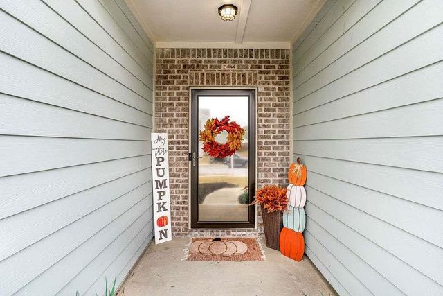 1066 Feldman Chase, Loganville, GA 30052