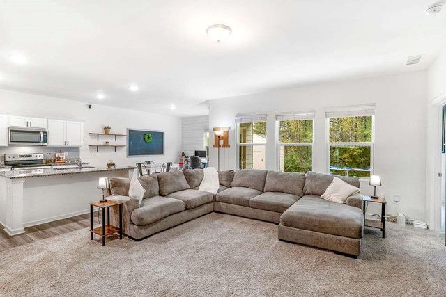 1066 Feldman Chase, Loganville, GA 30052