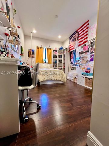 9271 NW 16th St, Pembroke Pines, FL 33027