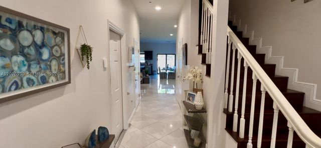 9271 NW 16th St, Pembroke Pines, FL 33027