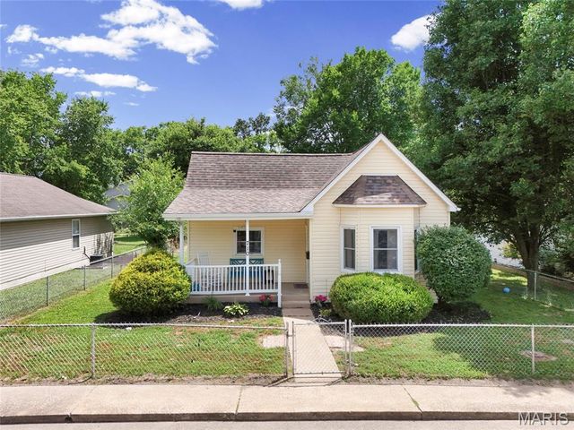 710 Jefferson Avenue, Festus, MO 63028