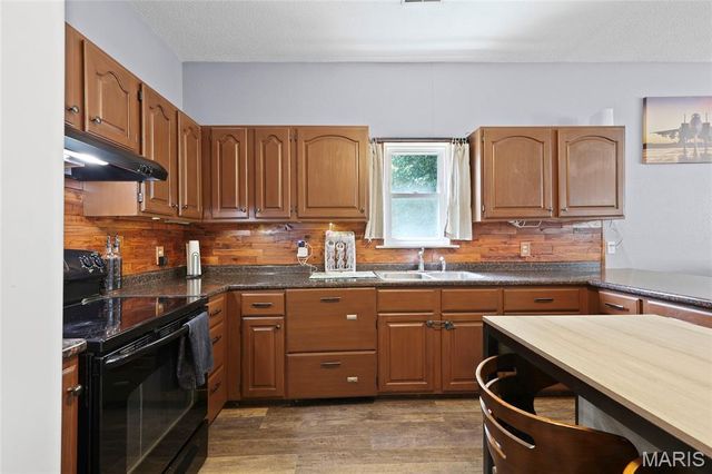 710 Jefferson Avenue, Festus, MO 63028