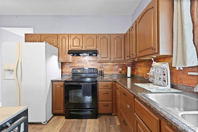 710 Jefferson Avenue, Festus, MO 63028