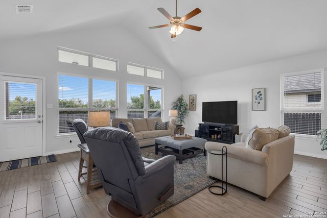 1048 Buffalo Grove, New Braunfels, TX 78130
