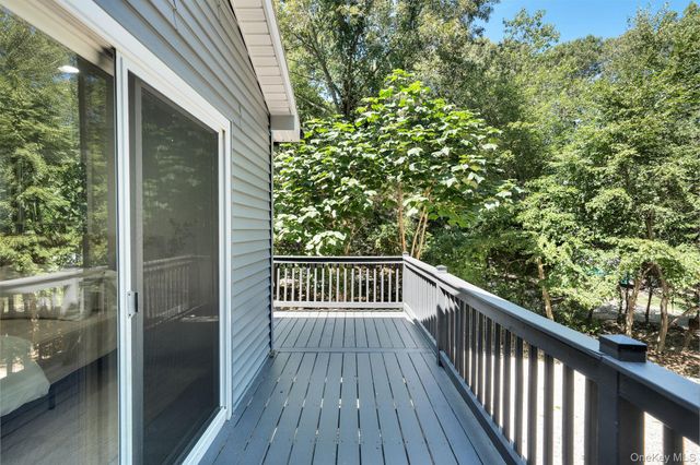 644 Bread And Cheese Hollow Road, Northport, NY 11768