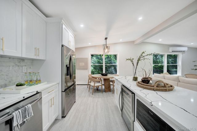 644 Bread And Cheese Hollow Road, Northport, NY 11768