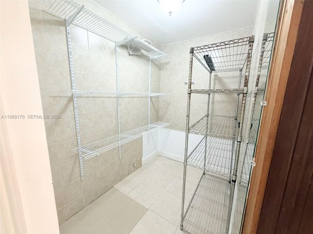 1350 E Sample Rd 307, Pompano Beach, FL 33064