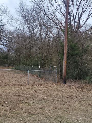 CR 2820 CR Road, Eustace, TX 75124
